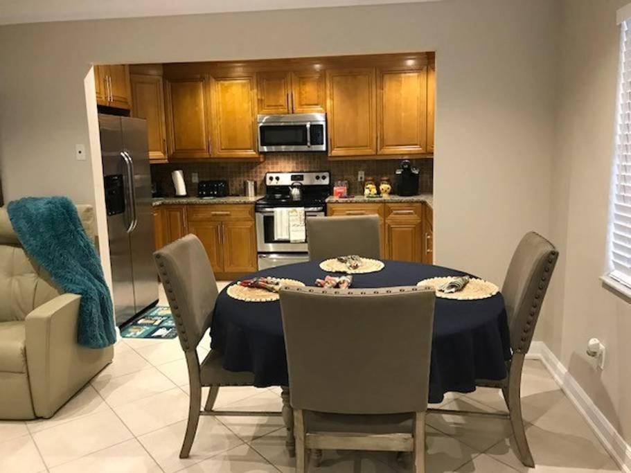 Ocean Vacation Breeze Βίλα Lantana Εξωτερικό φωτογραφία
